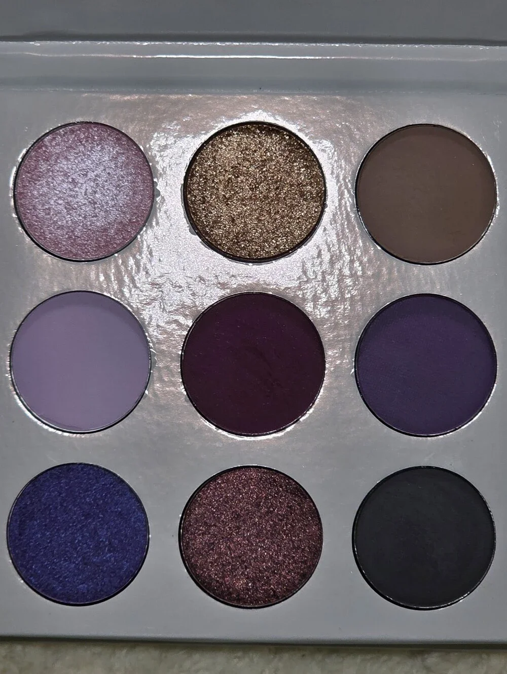 KYLIE COSMETICS PRESSED POWDER EYESHADOW PALETTE—THE PURPLE PALETTE
